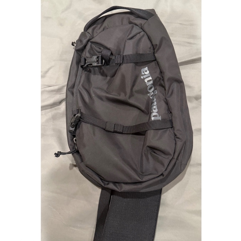 Patagonia Atom 8L Crossbody Sling